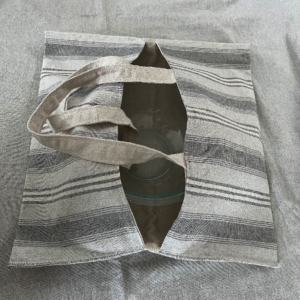 Bolsa para transportar fuentes rayada gris y crudo