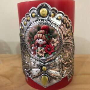 Vela Roja con Mono de Nieve